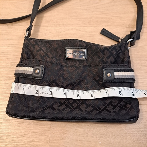 Tommy Hilfiger Black Small Classic Slim Minimalist Crossbody Bag Purse - Picture 6 of 7
